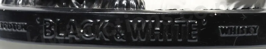 BLACK & WHITE WHISKY FIGURE Image 1++