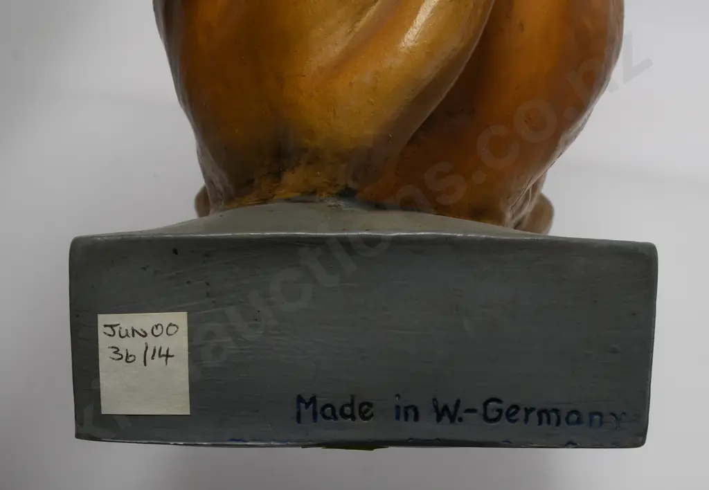 LOWENBRAU BEER ADVERTISING STATUE Image 1++