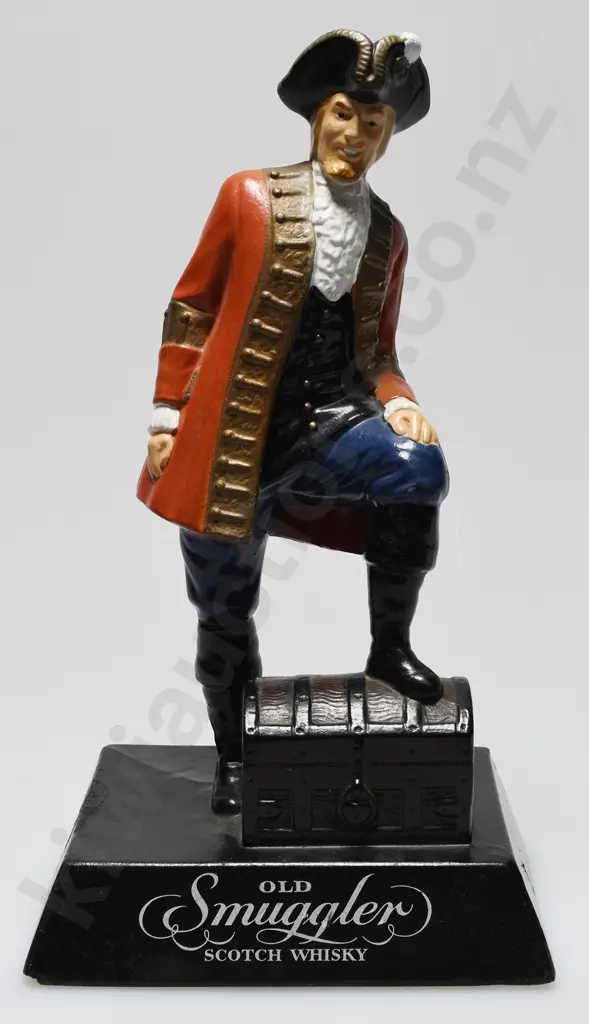 OLD SMUGGLER WHISKY ADVERTISING FIGURE Image 1++