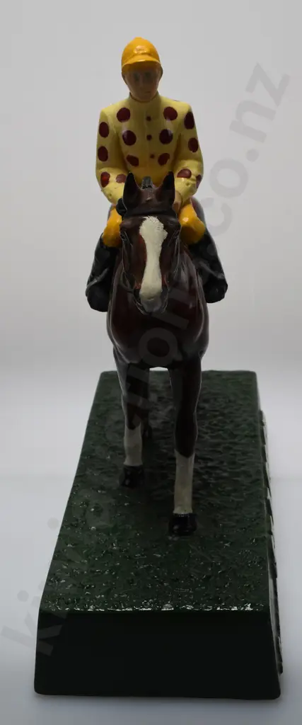 ST LEGER SCOTCH HORSE AND JOCKEY FIGURE Image 1++