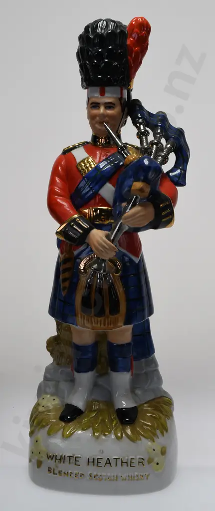 WHITE HEATHER ADVERTISING DECANTER FIGURE Image 1++
