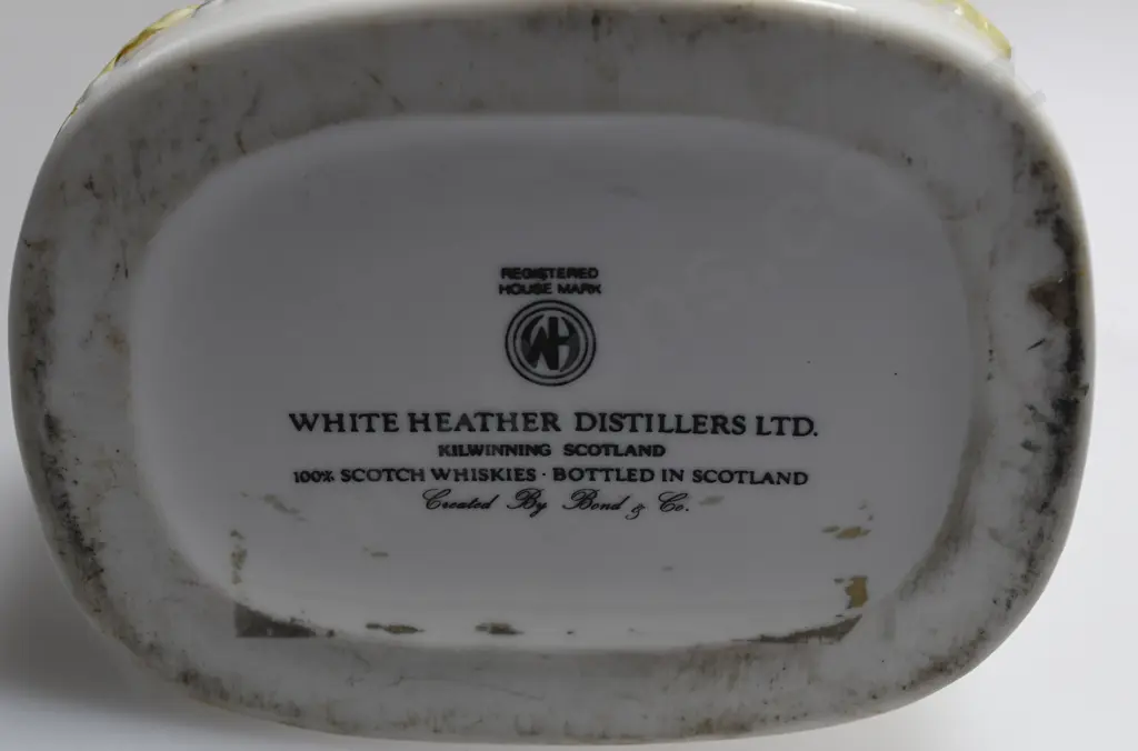 WHITE HEATHER ADVERTISING DECANTER FIGURE Image 1++