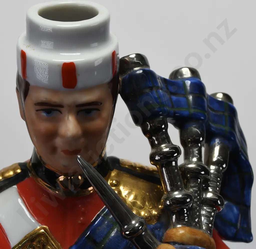 WHITE HEATHER ADVERTISING DECANTER FIGURE Image 1++