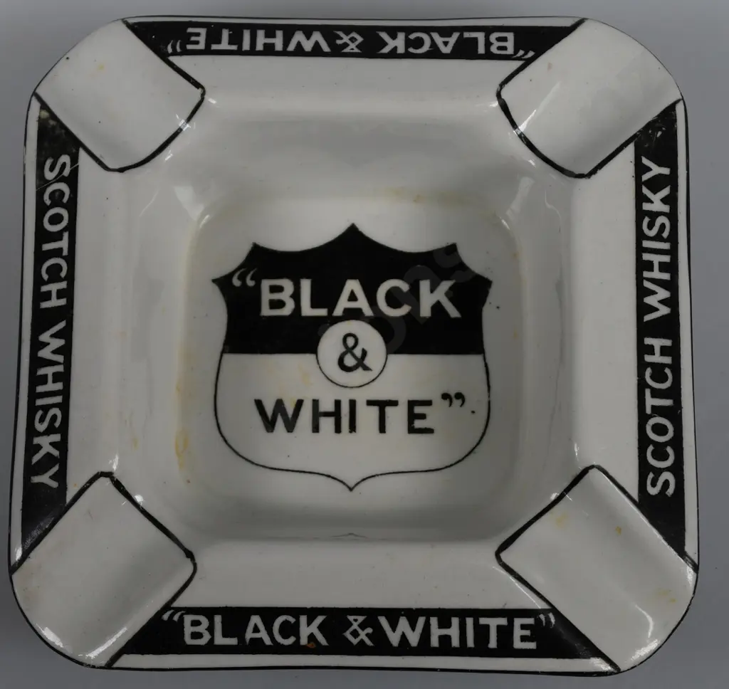 BLACK & WHITE WHISKY ASHTRAYS Image 1++