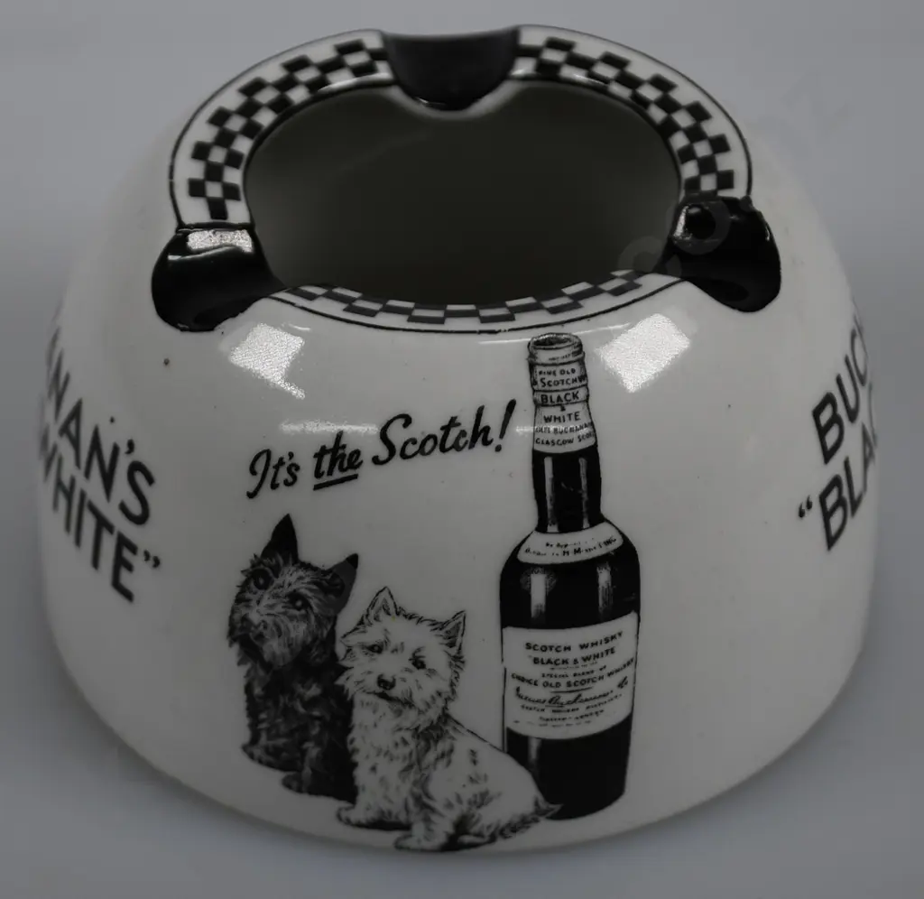 BLACK & WHITE BEEHIVE WHISKY ASHTRAY Image 1++