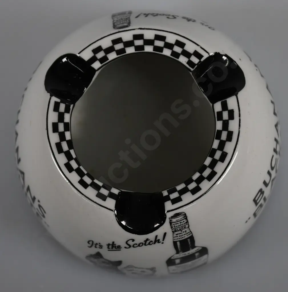 BLACK & WHITE BEEHIVE WHISKY ASHTRAY Image 1++