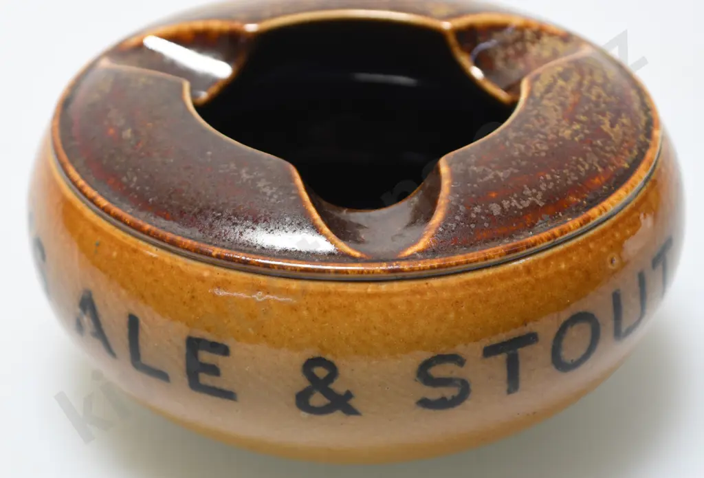 WHITBREAD'S ALE & STOUT ASHTRAY Image 1++