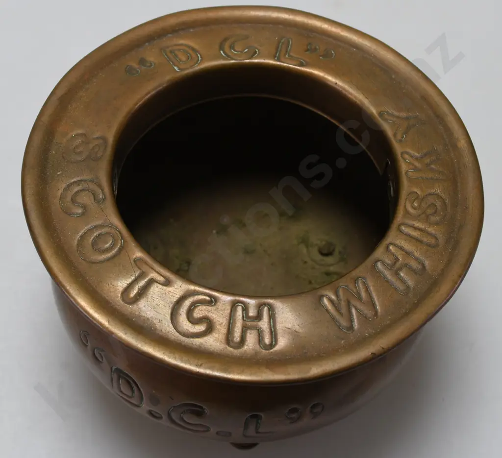 METAL WHISKY ADVERTISING ASHTRAYS Image 1++