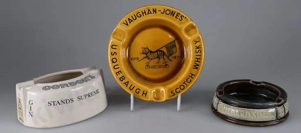 WHISKY / GIN ADVERTISING ASHTRAYS Image 1++