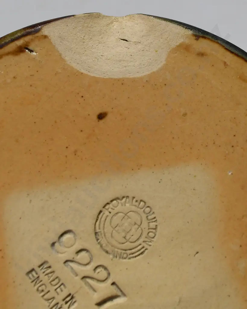 WHISKY / GIN ADVERTISING ASHTRAYS Image 1++