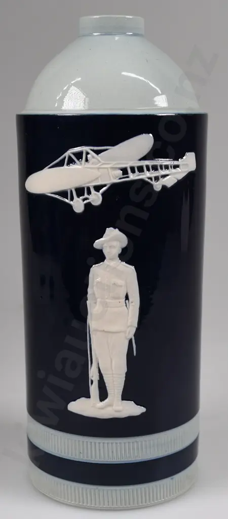 BUCHANAN'S WHISKY DECANTER NEW ZEALAND Image 1++