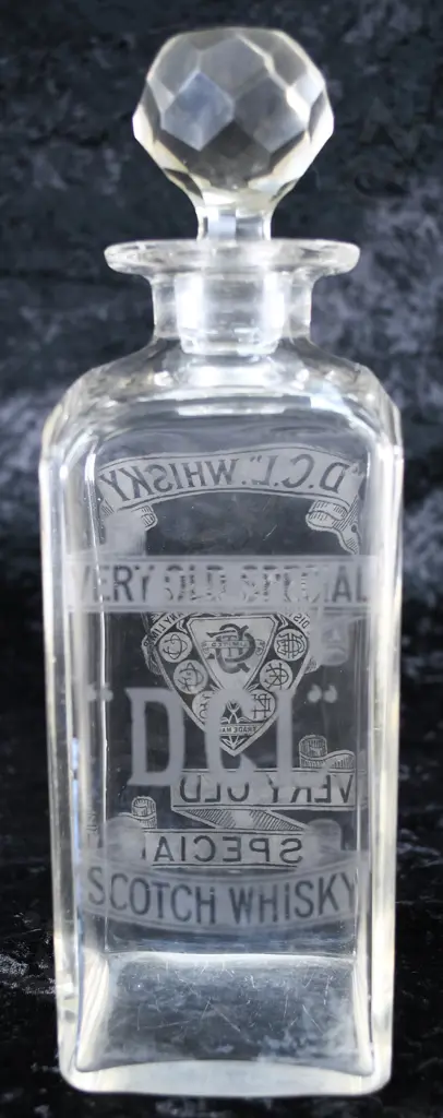 DCL SCOTCH WHISKY DECANTER Image 1++