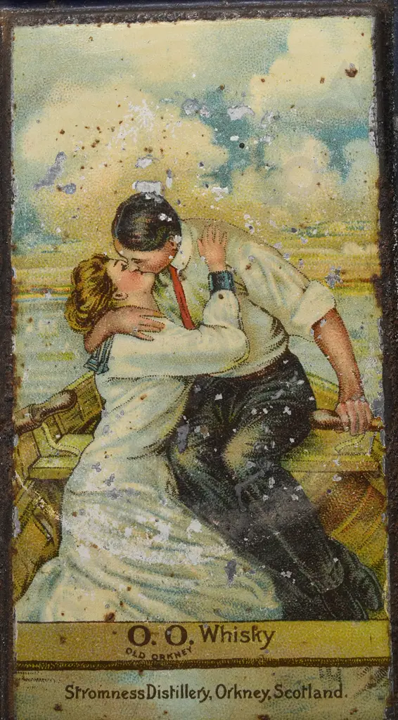 OLD ORKNEY WHISKY PRESSED TIN DISH Image 1++