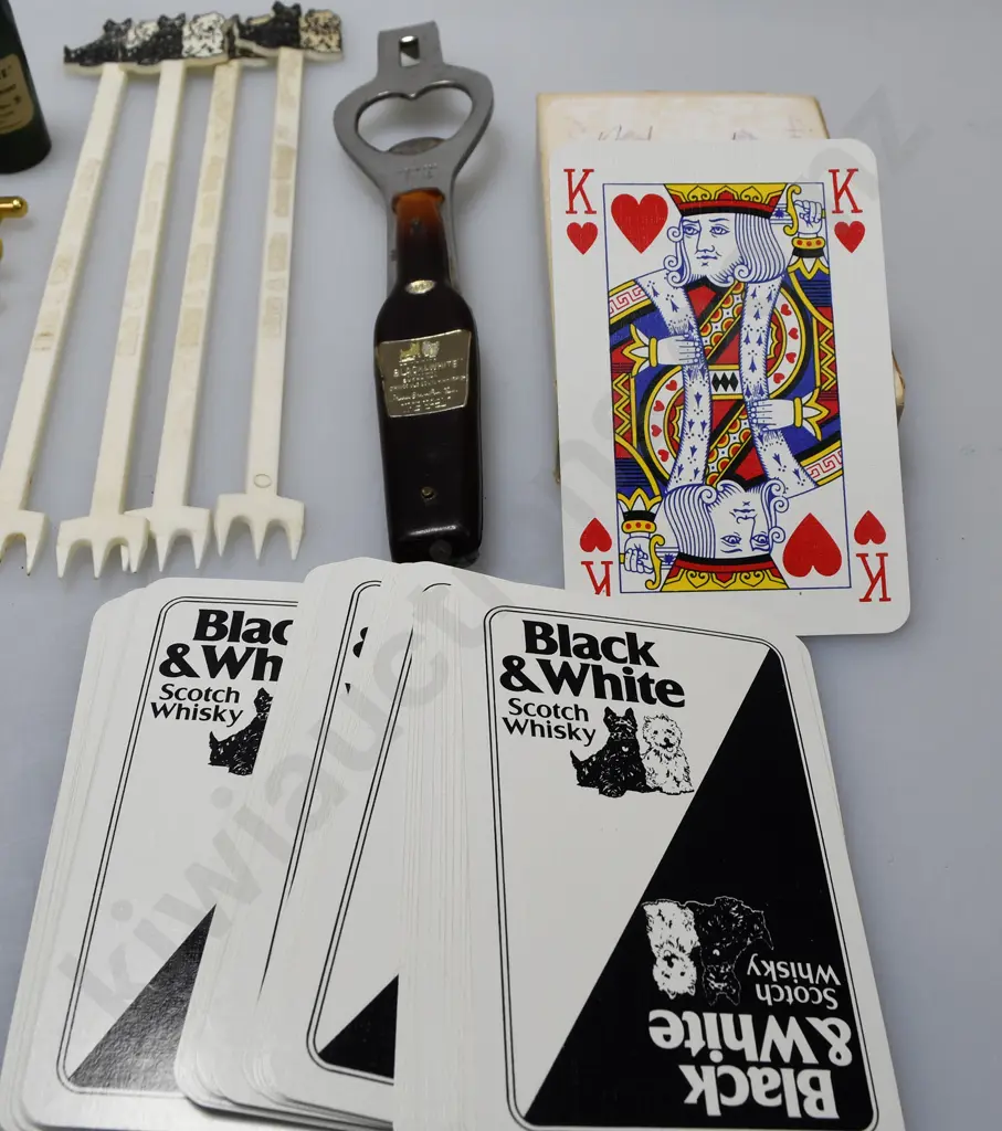 ASSORTED BLACK AND WHITE COLLECTABLES Image 1++