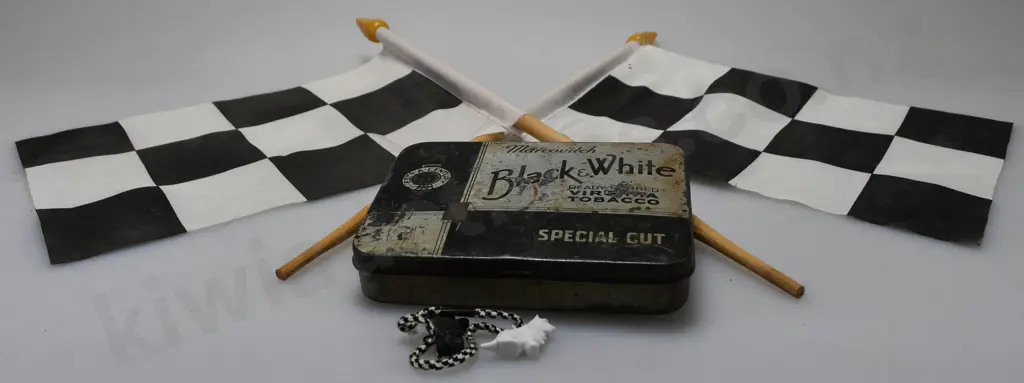 BLACK & WHITE WHISKY BOTTLES ETC Image 1++