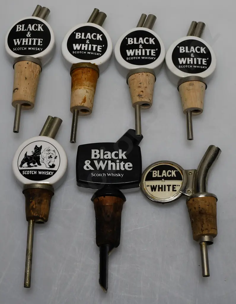 BLACK & WHITE WHISKY NIP POURERS Image 1++