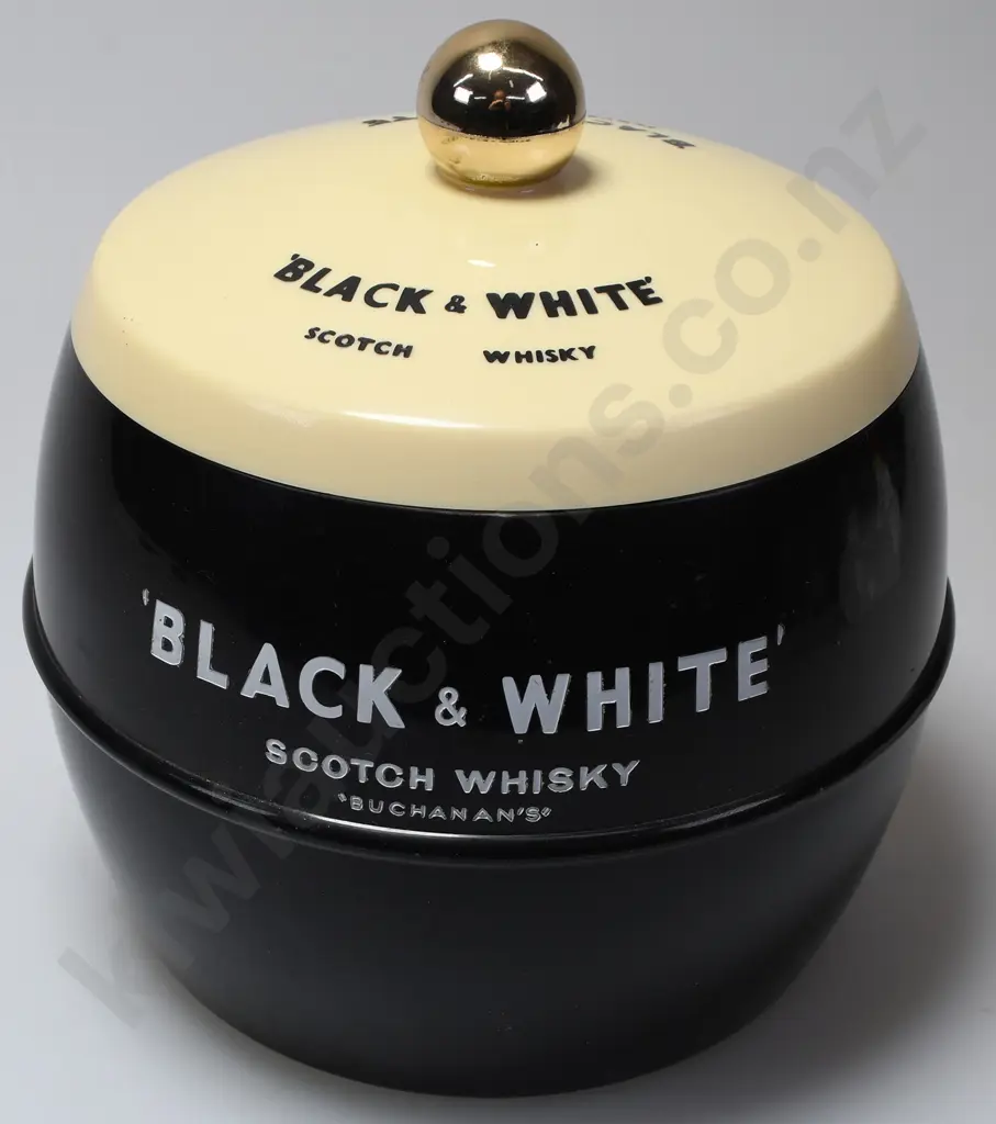 MIXED BLACK & WHITE COLLECTABLES Image 1++