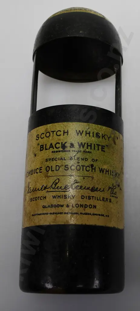 MIXED BLACK & WHITE COLLECTABLES Image 1++