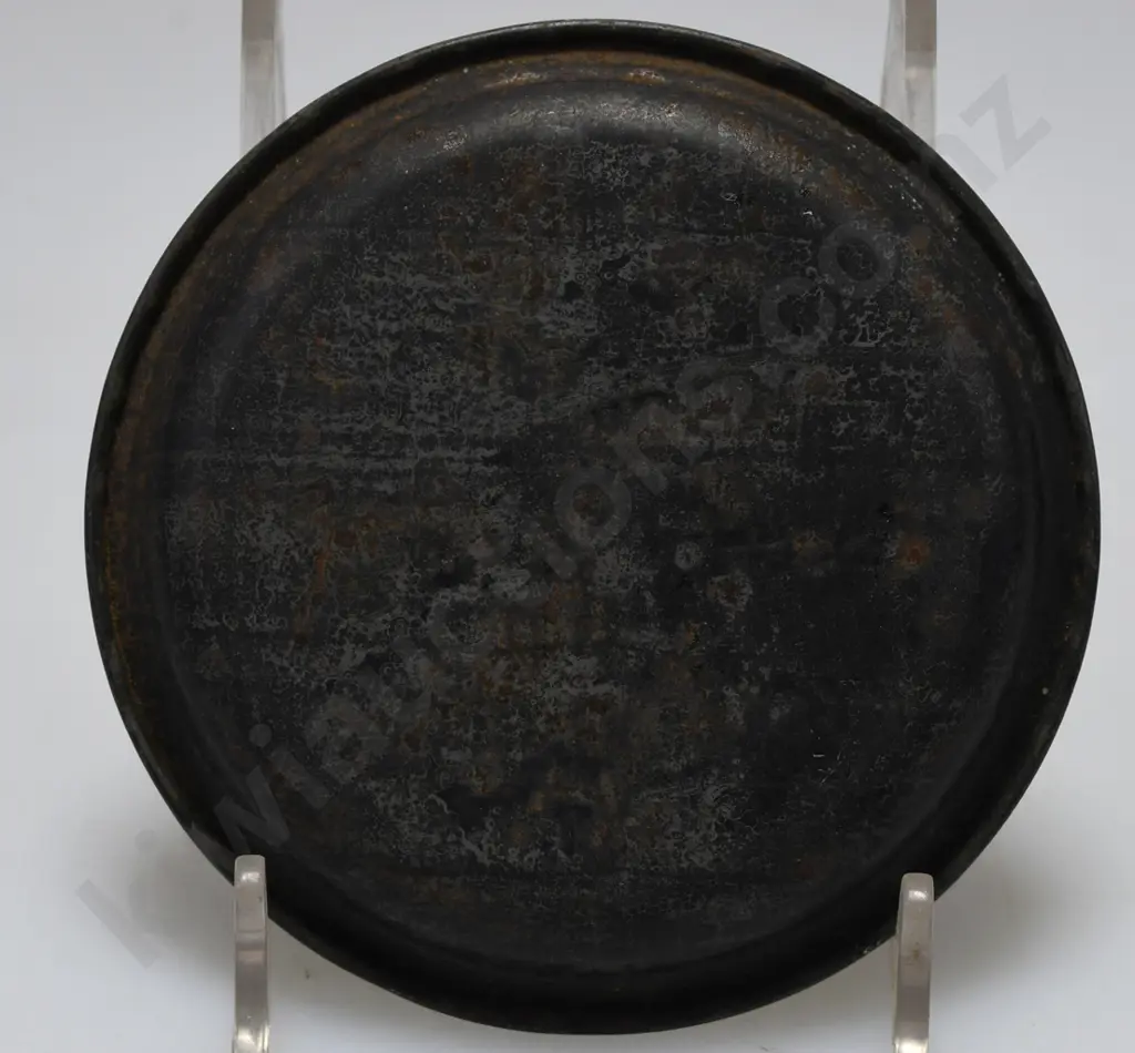 THE ANTIQUARY OLD SCOTCH WHISKY TIN DISH Image 1++