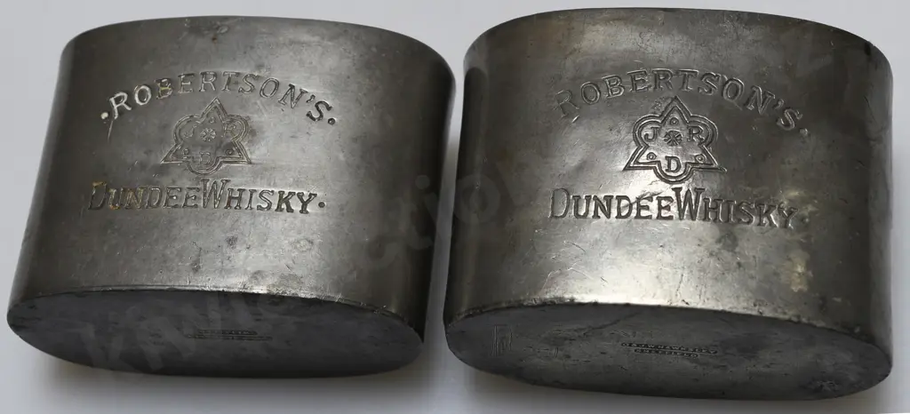 ROBERTSON'S DUNDEE WHISKY FLASK Image 1++