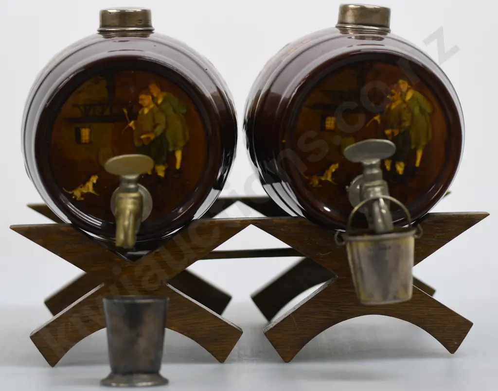 ROYAL DOULTON KINGSWARE DOUBLE BARREL ON STAND SET Image 1++