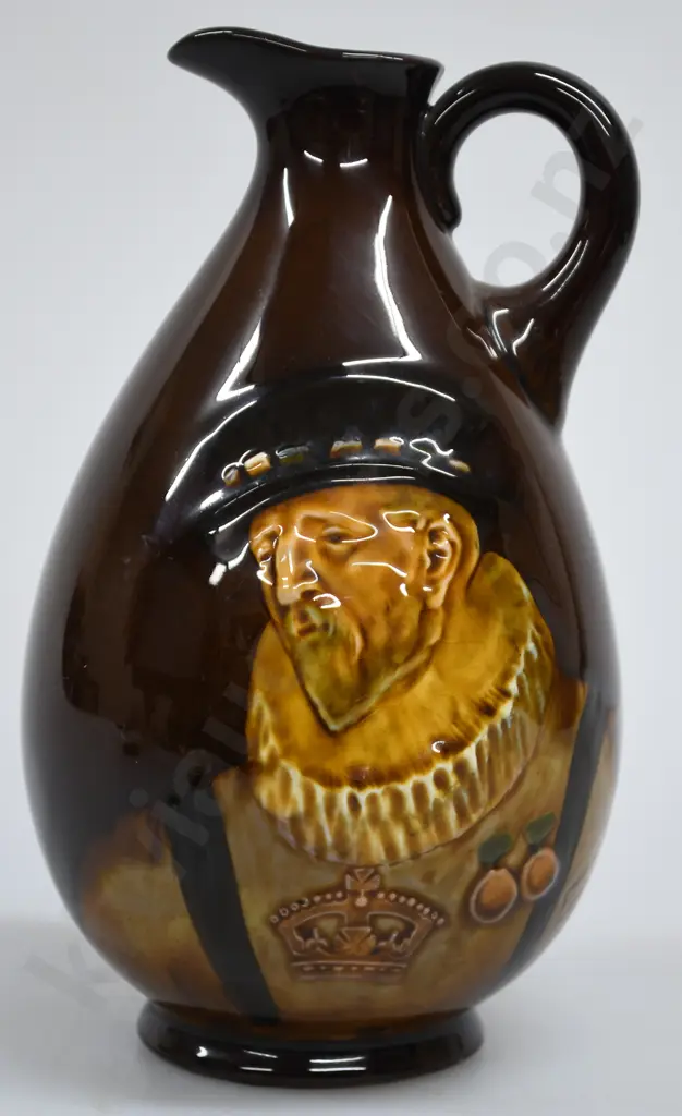 ROYAL DOULTON KINGSWARE FLASK BEEFEATER Image 1++