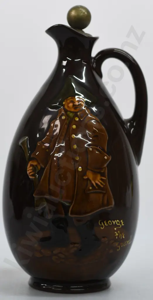 ROYAL DOULTON KINGSWARE FLASK GEORGE THE GUARD Image 1++