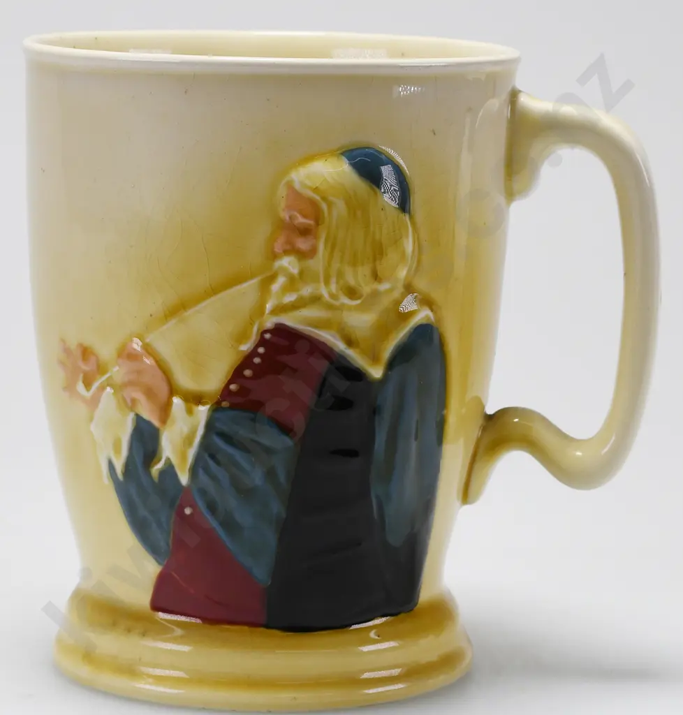 ROYAL DOULTON QUEENSWARE TANKARD GENT SMOKING Image 1++