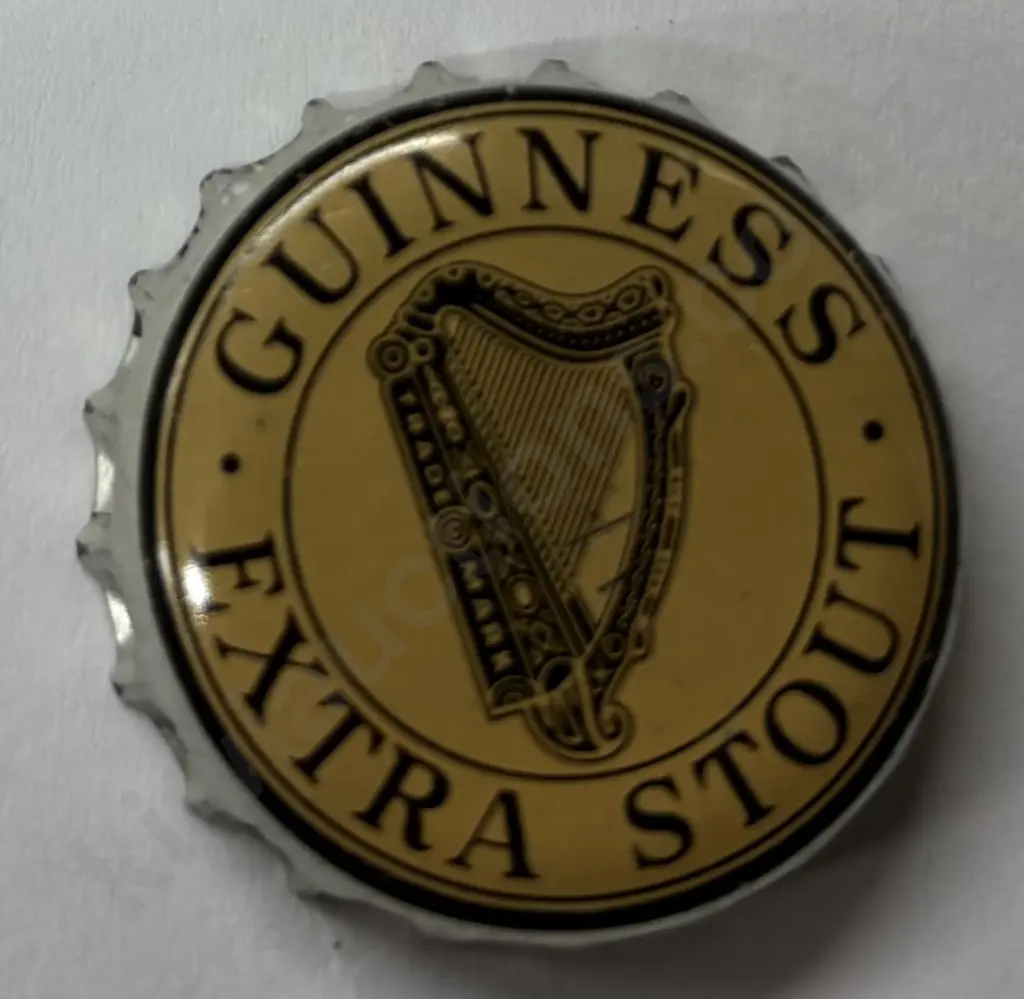 GUINNESS BOTTLE CAPS CORK LINED EARLY VERSIONS Image 1++