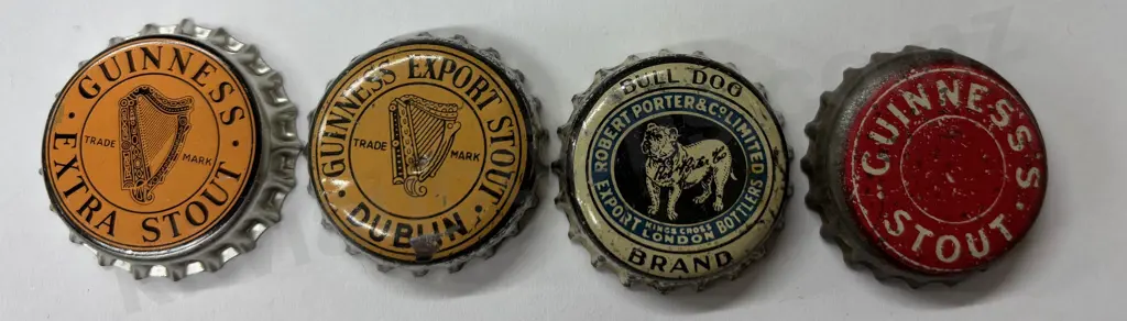 GUINNESS BOTTLE CAPS CORK LINED EARLY VERSIONS Image 1++