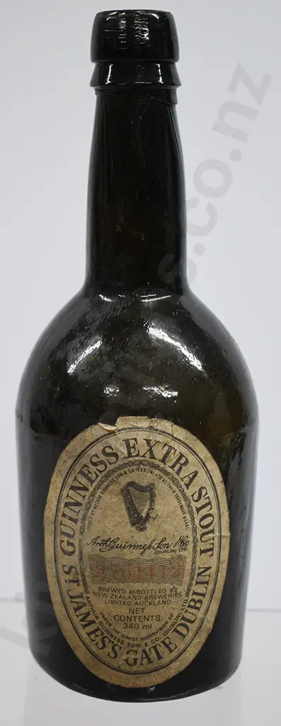 GUINNESS LABEL ON BLACK GLASS BEER Image 1++