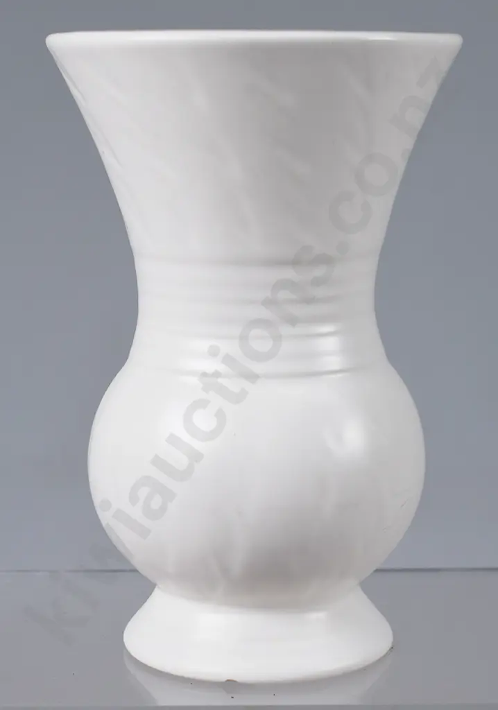 CROWN LYNN WHITE POTTERY MANTLE VASES Image 1++