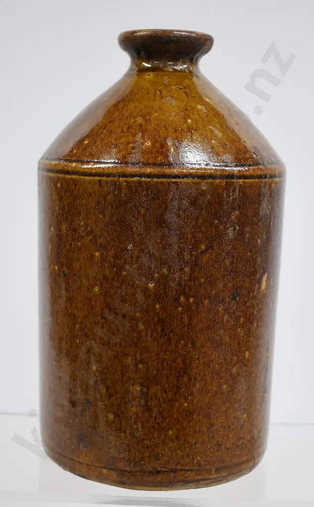 LUKE ADAMS SMALL STONE JAR Image 1++