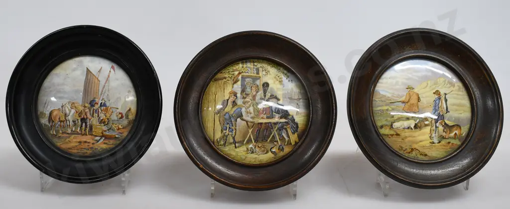FRAMED PRATT POT LIDS Image 1++