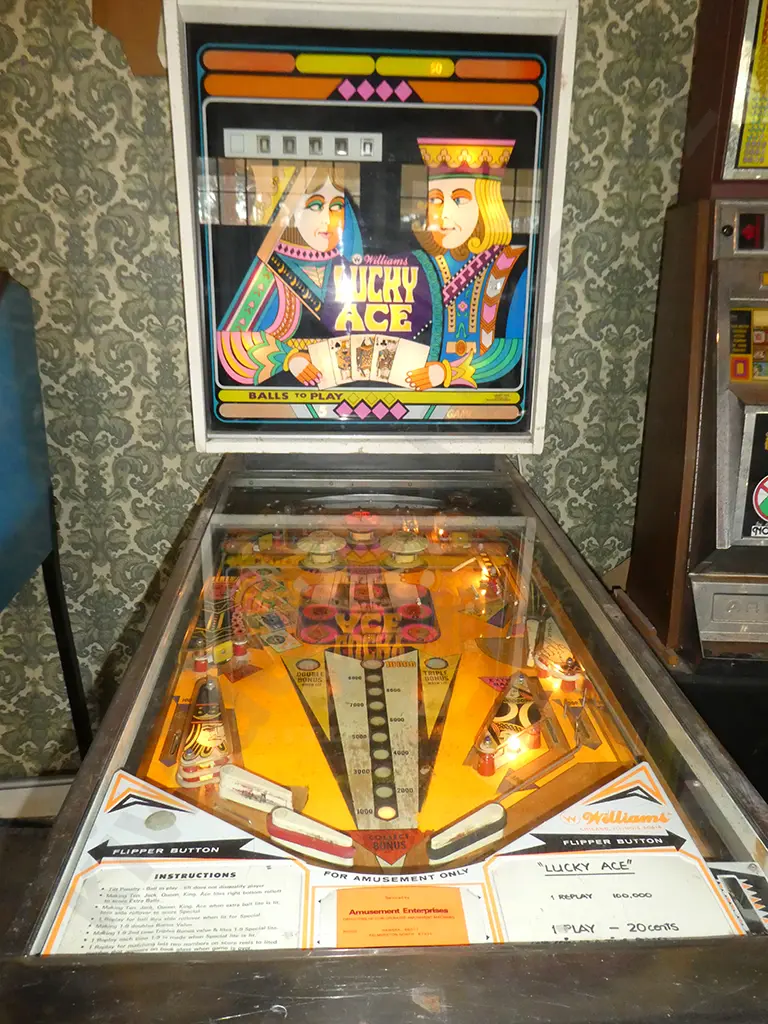 WILLIAMS LUCK ACE PIN BALL MACHINE Image 1++