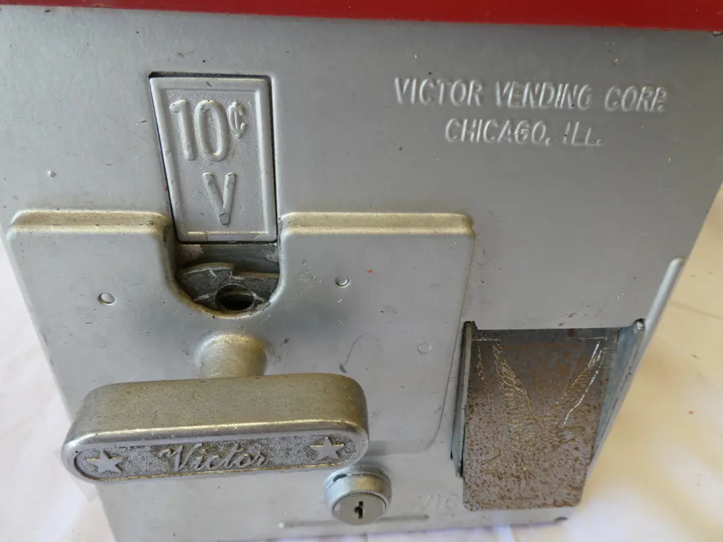 VICTOR VENDING GUM BALL MACHINE Image 1++
