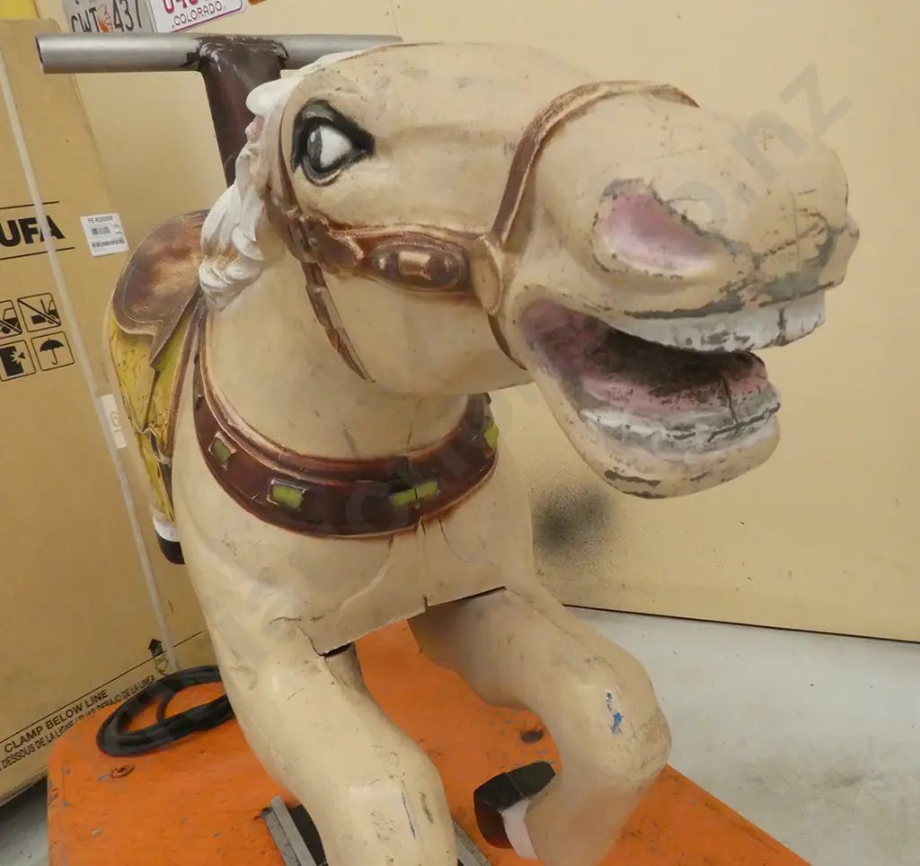 VINTAGE COIN OPERATED CAROUSEL HORSE RIDE Image 1++