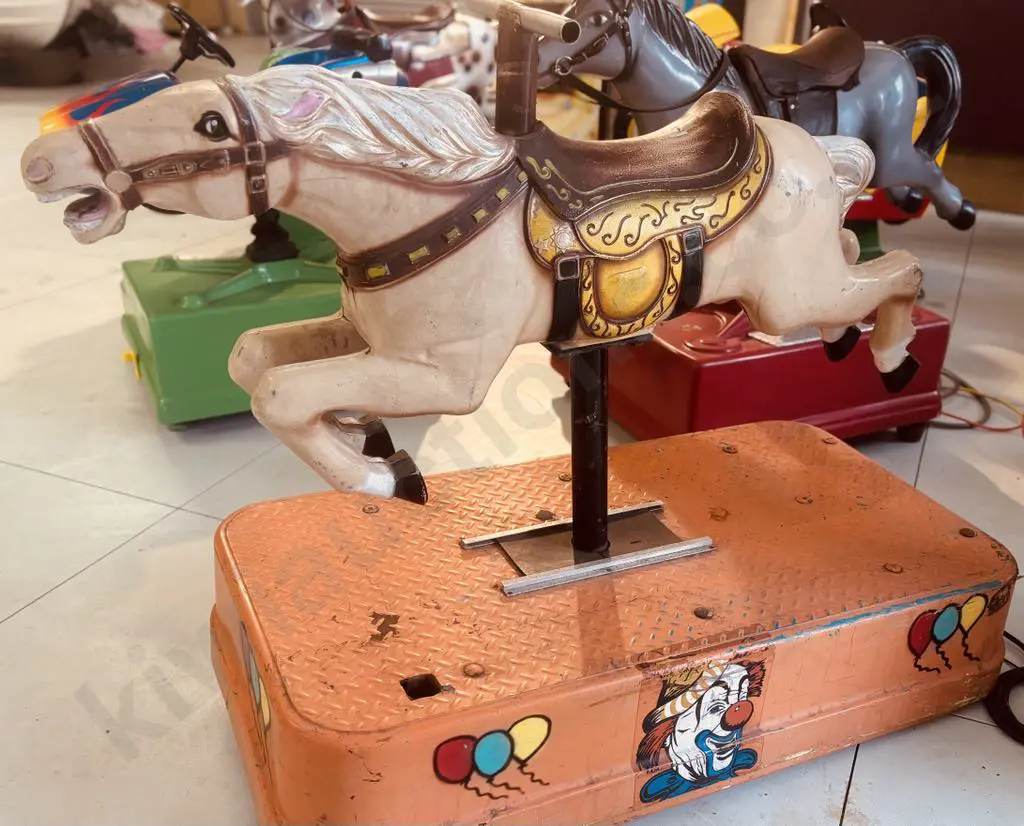 VINTAGE COIN OPERATED CAROUSEL HORSE RIDE Image 1++