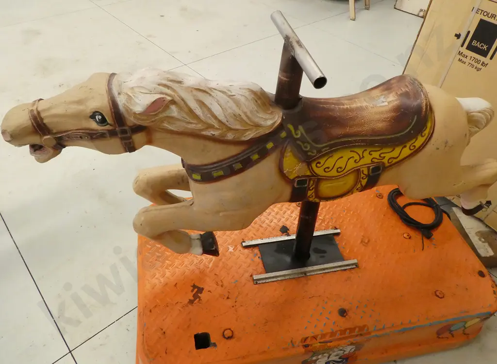 VINTAGE COIN OPERATED CAROUSEL HORSE RIDE Image 1++