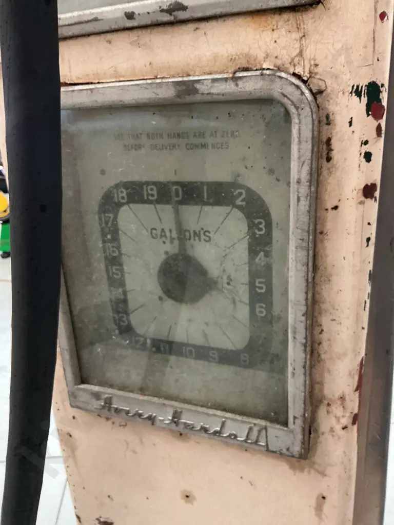 AVERY HARDOLL DIESEL PUMP Image 1++