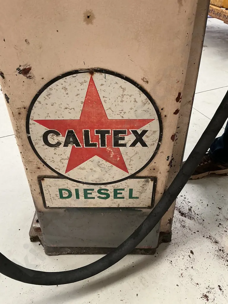 AVERY HARDOLL DIESEL PUMP Image 1++