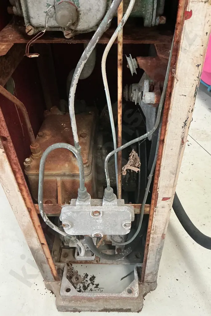 AVERY HARDOLL DIESEL PUMP Image 1++