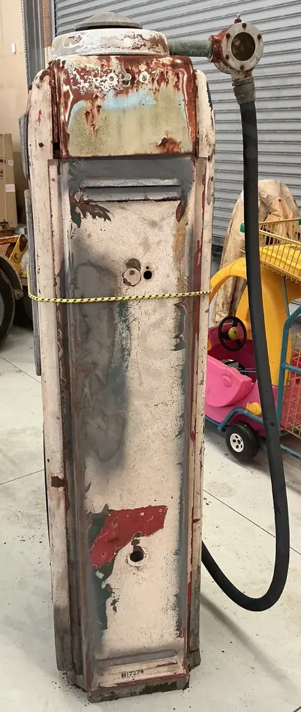 AVERY HARDOLL DIESEL PUMP Image 1++