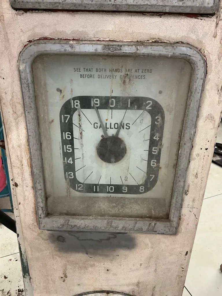 AVERY HARDOLL DIESEL PUMP Image 1++