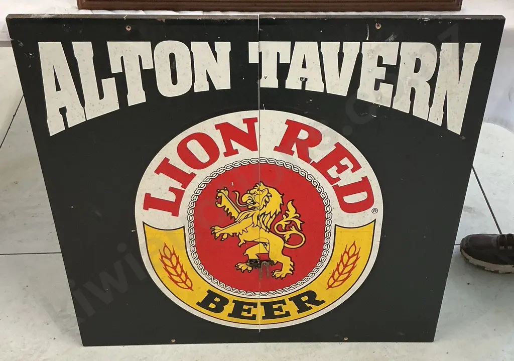 ALTON HOTEL DARTBOARD CUPBOARD & PHOTO Image 1++