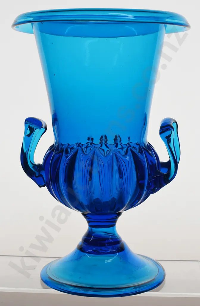 BLUE GLASS DOUBLE HANDLED URN VASE Image 1++