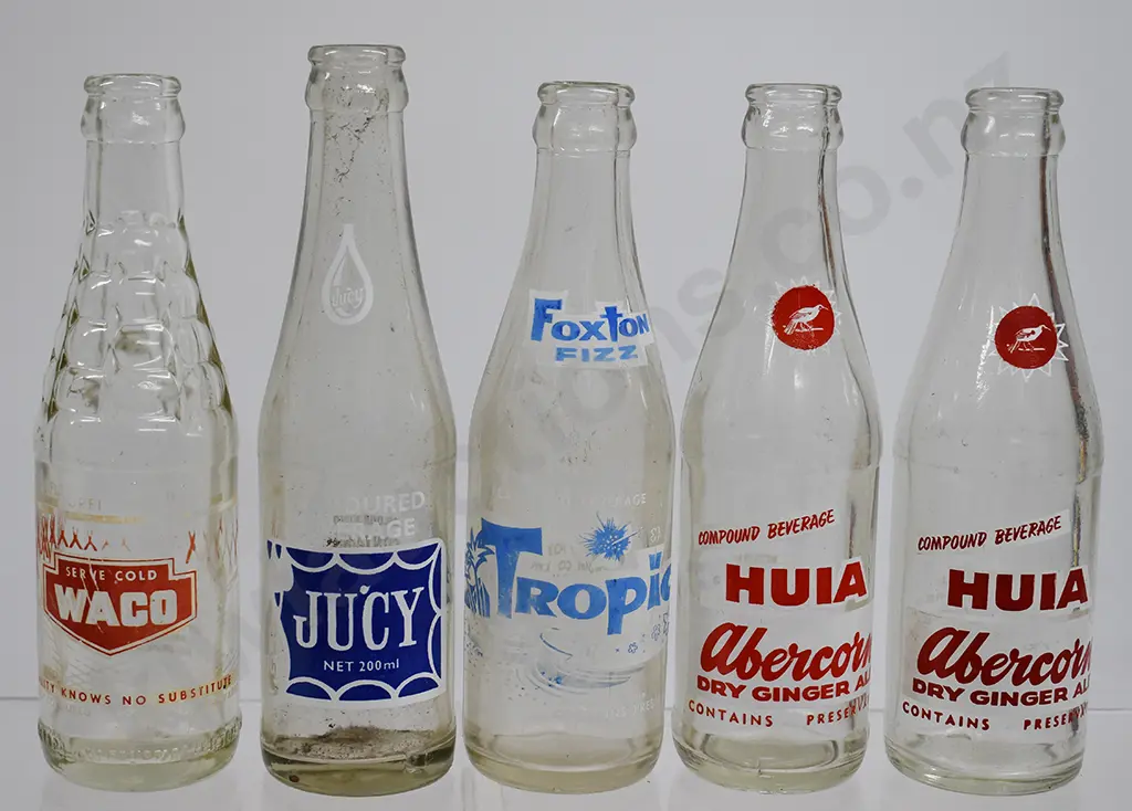 GROUP OF ACL CROWN TOP SOFT DRINKS Image 1++