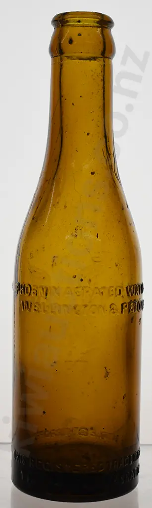 PHOENIX AERATED WATER CO AMBER CROWN TOP Image 1++