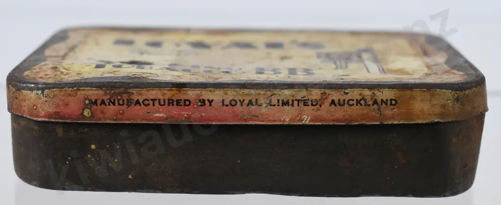 LOYAL'S AUCKLAND NZ TOBACCO TIN Image 1++