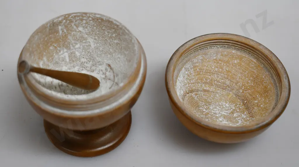 APOTHECARY WOODEN PILL SLIVERER Image 1++